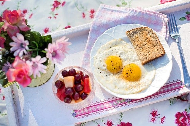 Медики рассказали, действительно ли всем и всегда необходимо завтракать