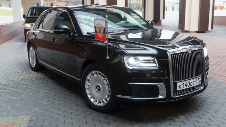 ФСО: президент пользуется только отечественными авто из спецгаража