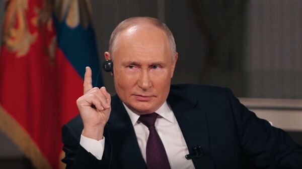 Путин передал Такеру Карлсону документы, связанные с историей Украины