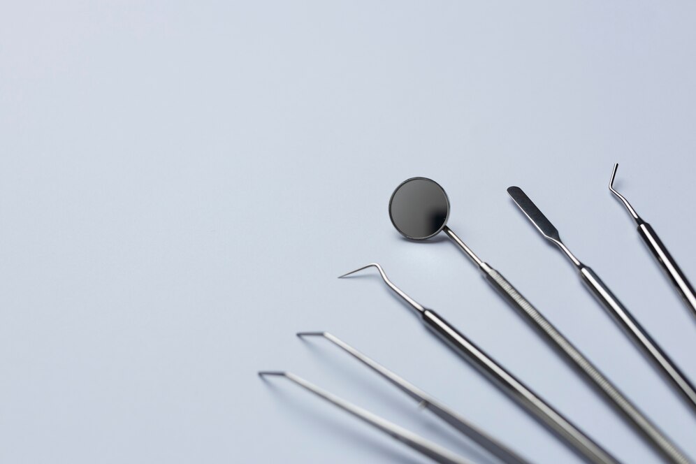 Основы стоматологии: важность регулярного ухода за полостью рта, профилактические меры и инновационные технологии в стоматологической практике