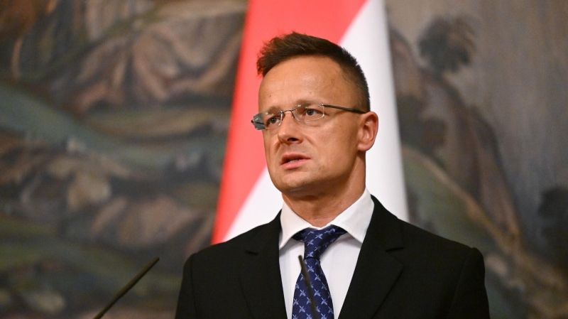 Сийярто не исключил отправку западных войск на Украину