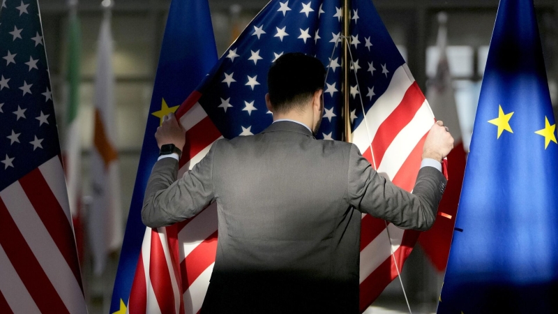 Европа долго жила в фантазии, созданной США, заявил британский посол