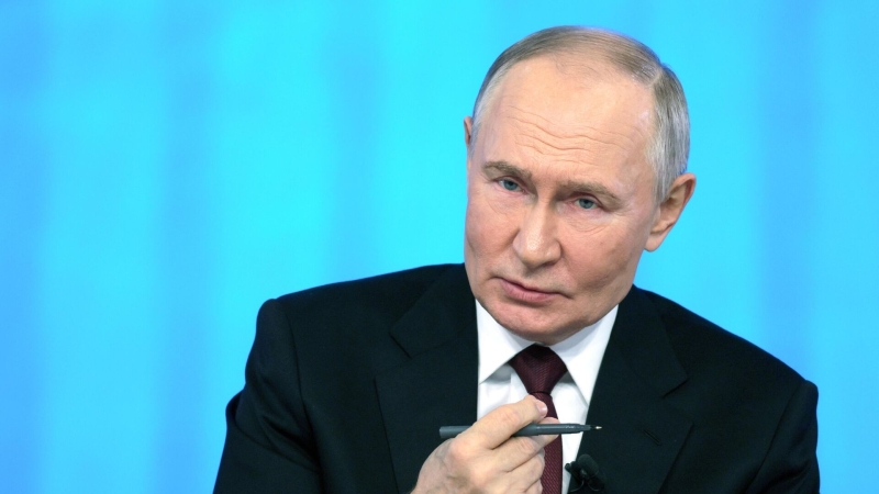 Россию вынудили отвечать на происходящее на Украине, заявил Путин