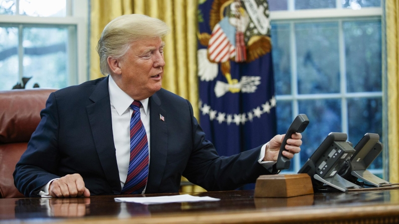 Во Франции забили тревогу из-за решения Трампа после разговора с Путиным