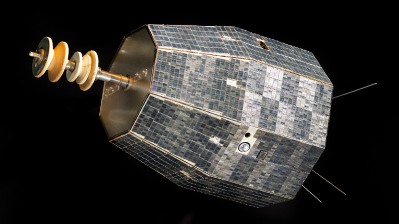 Мёртвый спутник NASA потёрся об атмосферу и перепугал учёных, испустив загадочный радиосигнал