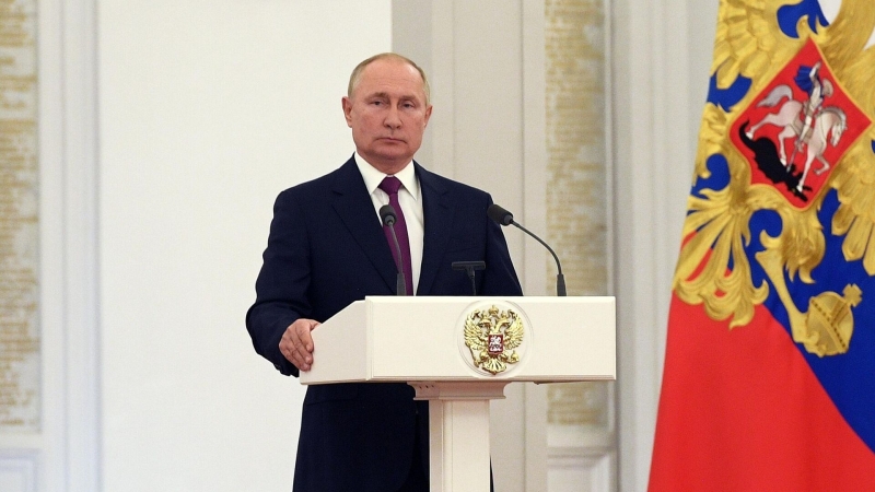 Путин в День России наградит Героев Труда
