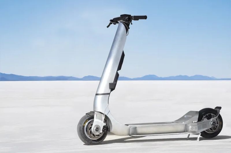 Bo Turbo — электросамокат с максимальной скоростью 160 км/ч и запасом хода 240 км