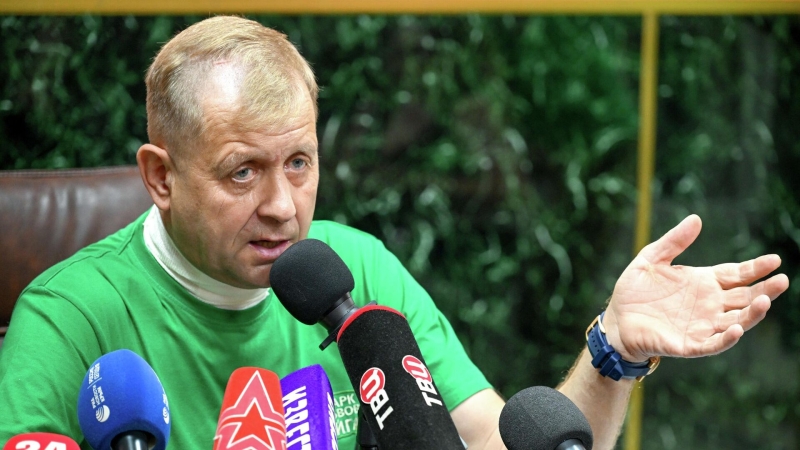 Владелец "Тайгана" рассказал, почему вновь зашел в вольер ко львам